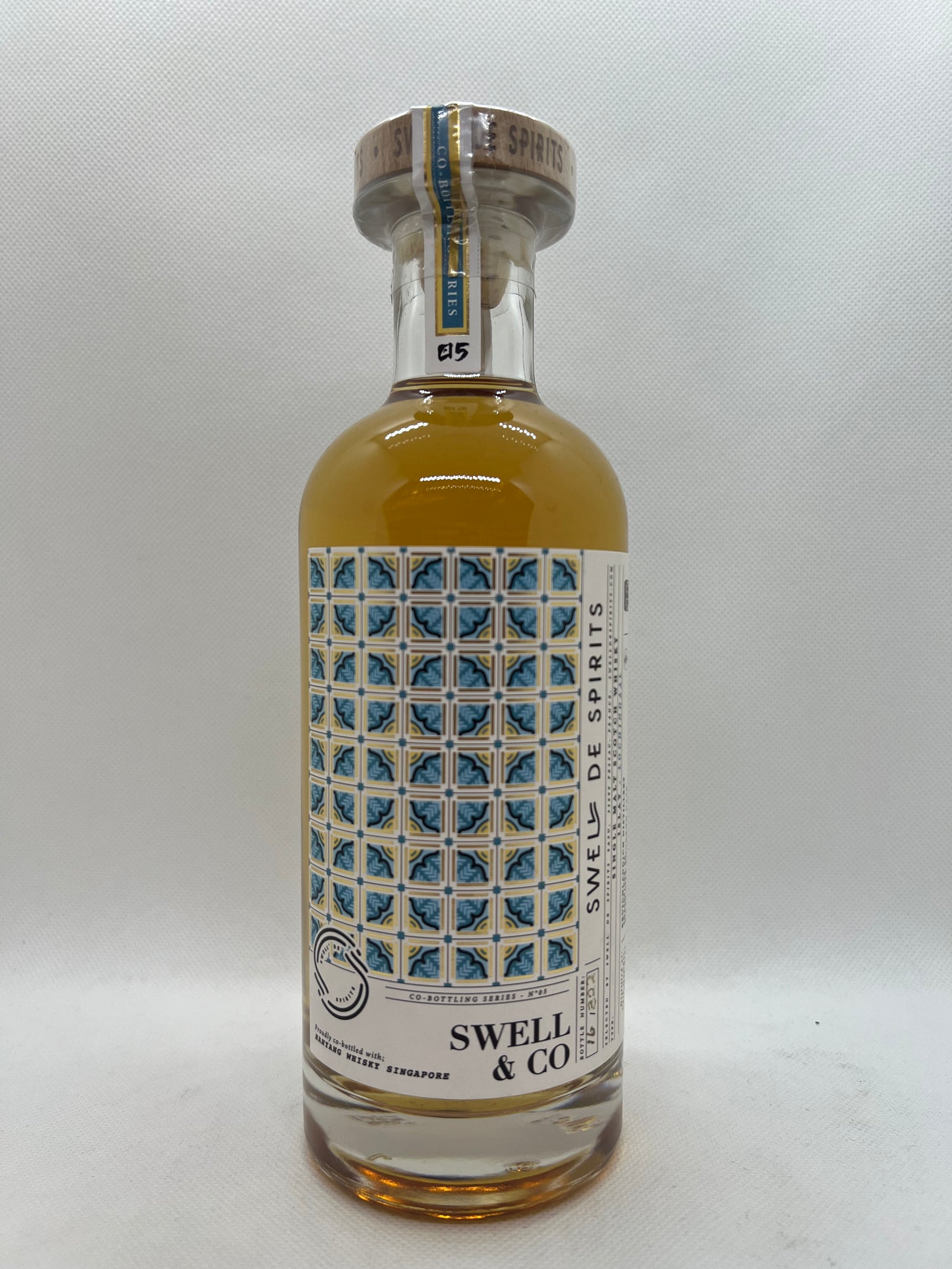 SWELL DE SPIRITS - Swell & Co Series n°5 - Lochindaal (Bruichladdich) - 2009 - 13 ans - Bottling Nanyang Whisky - 61.70%
